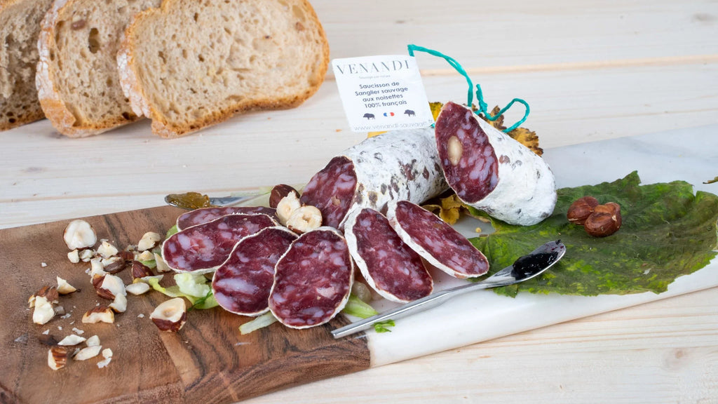 Saucisson de sanglier sauvage aux noisettes – 180g