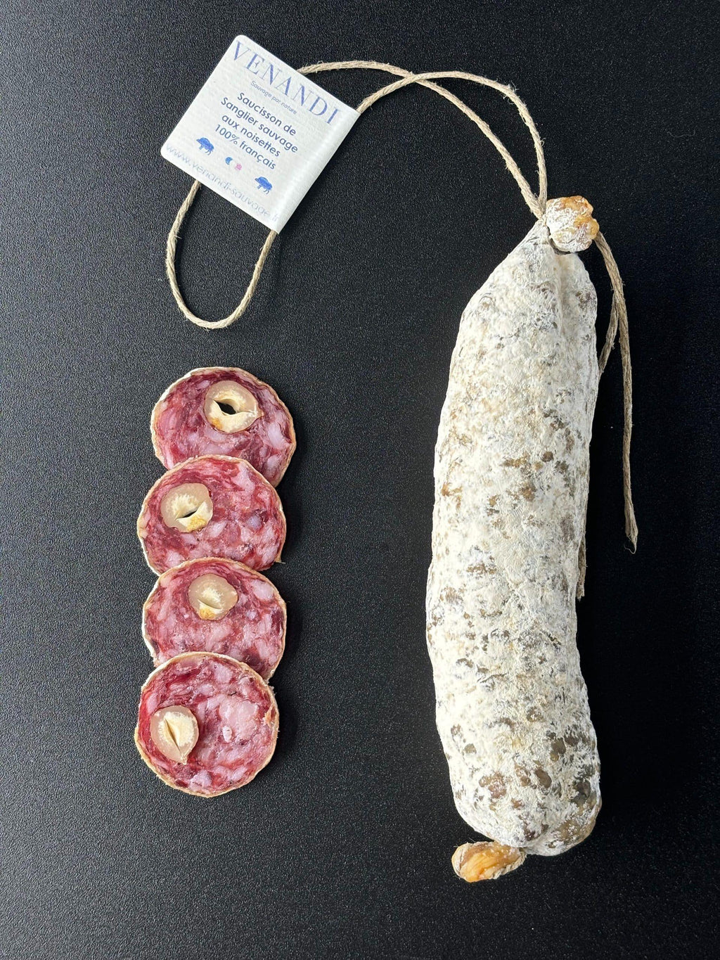 Saucisson de sanglier sauvage aux noisettes – 180g