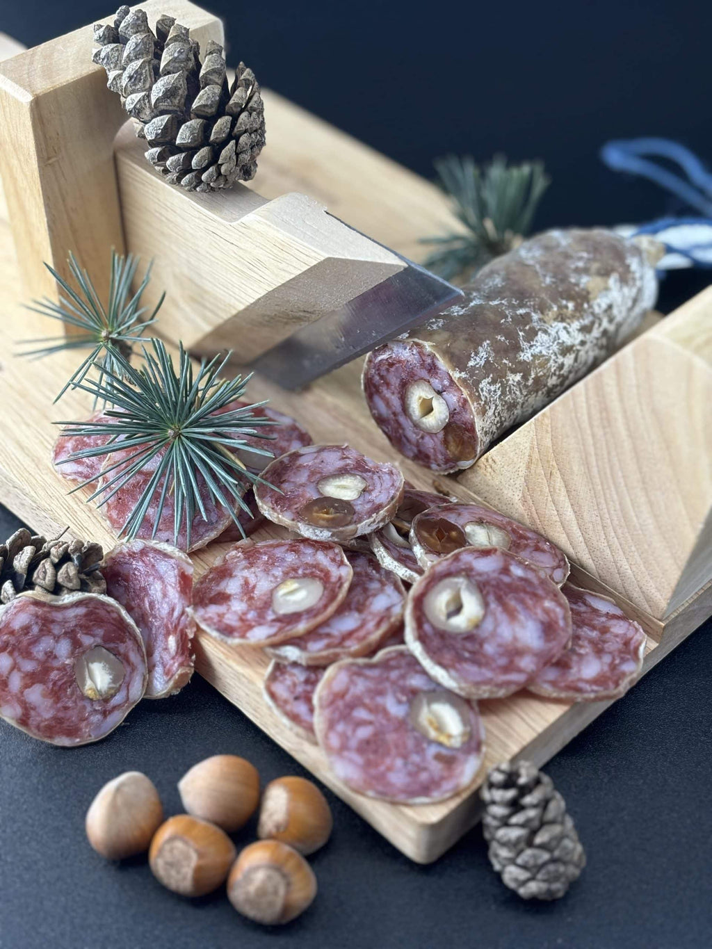 Saucisson de sanglier sauvage aux noisettes – 180g